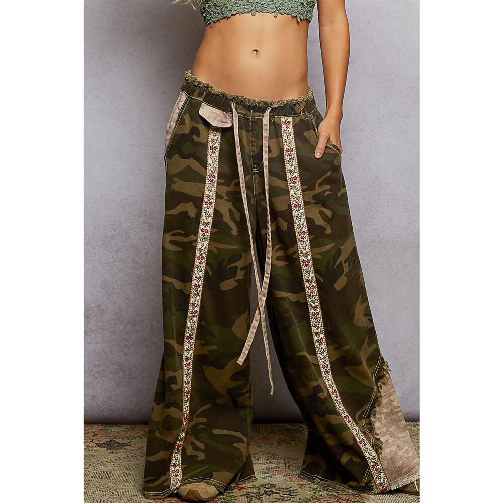 "Flora Striper" Floral Accent Pants in Olive Camo